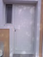 /album/fotogaleria/puerta-de-aluminio-con-banderola-jpg2/